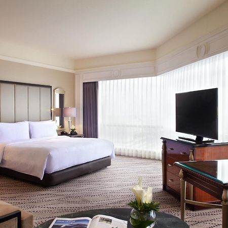 Jw Marriott Hotel Surabaya Buitenkant foto